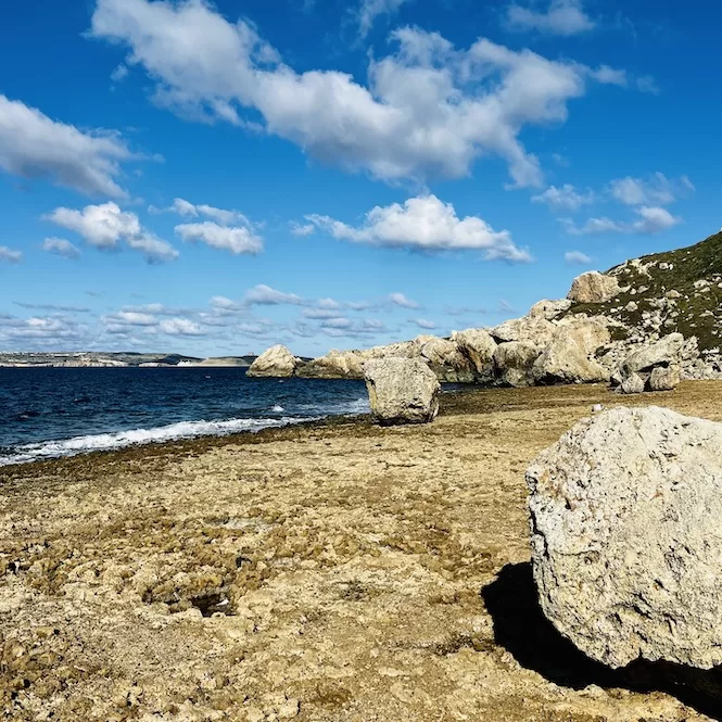 Paradise Bay Hike in Malta - Il-Minzel l-Abjad