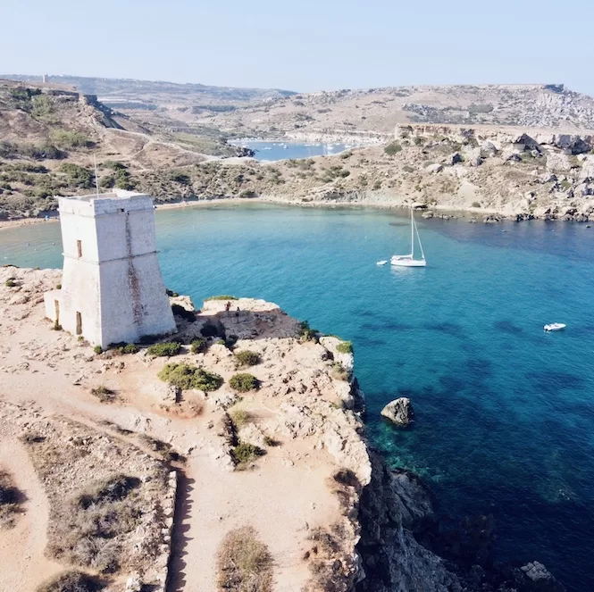 Ghajn Tuffieha Bay - Ghajn Tuffieha Tower