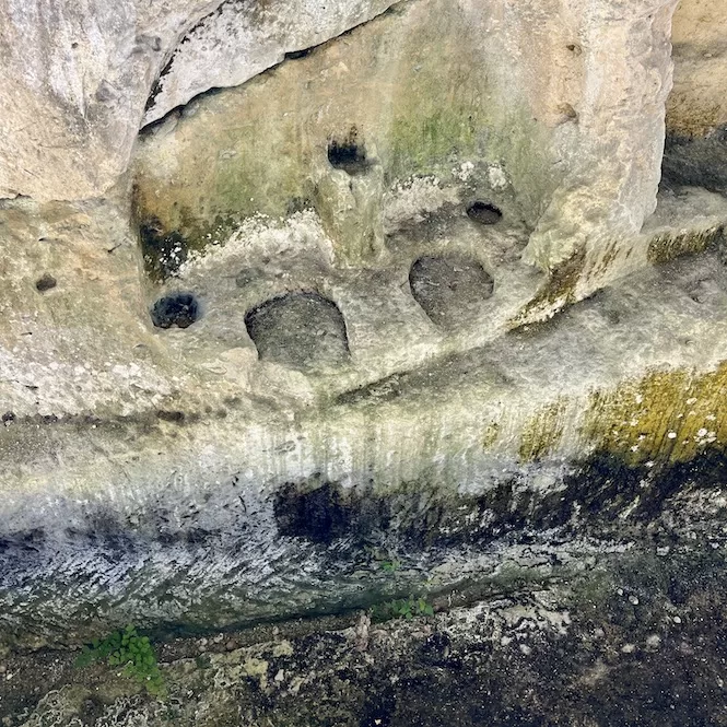 Ta' Bistra Catacombs - Double headrest with bottle holders